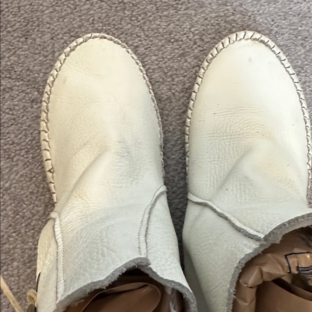 Taos Genuine Leather Southwest Native Hard Sole Moccassin Bootie 10 GUC - Picture 3 of 8